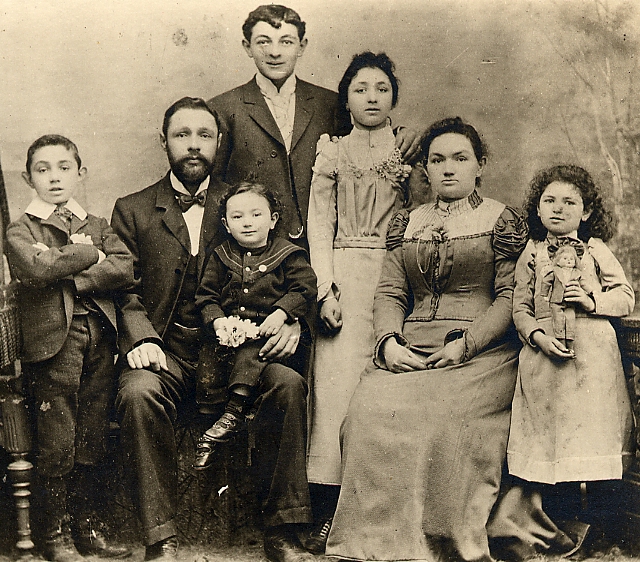 Browne family 1898